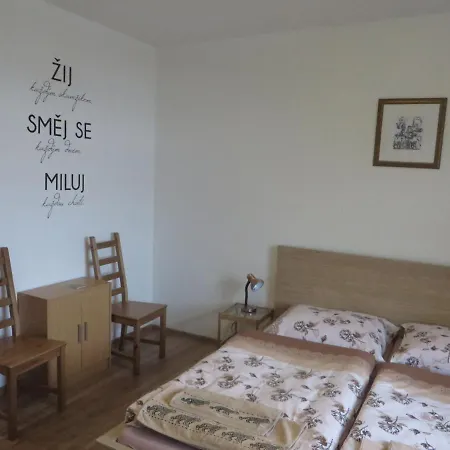 Rodinny Jimramovske Pavlovice Az 24 Osob! 펜션